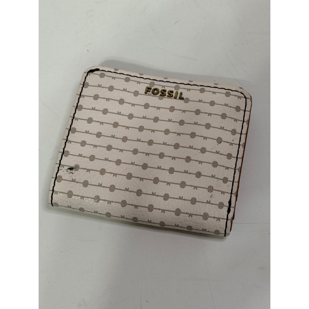 Fossil Bifold Wallet Cream Tan Logo Pattern Small Coin Pocket Brown Interior